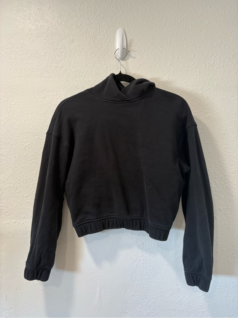 lululemon athletica Black Women's Cropped Hoodie
